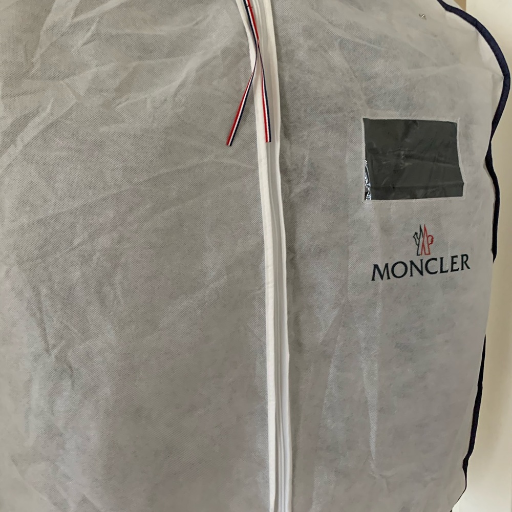 Moncler limited edition down jacket - Picture 2 of 8